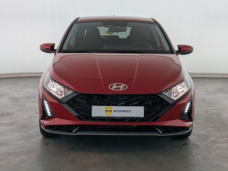 Gebraucht Hyundai i20 90 PS (66 kW) 2026 Rot Kleinwagen