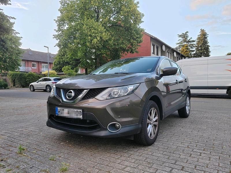 Braun Gebraucht 2015 Nissan Qashqai Acenta SUV | 7.900 € (Fairer Preis) - Bild 1/4