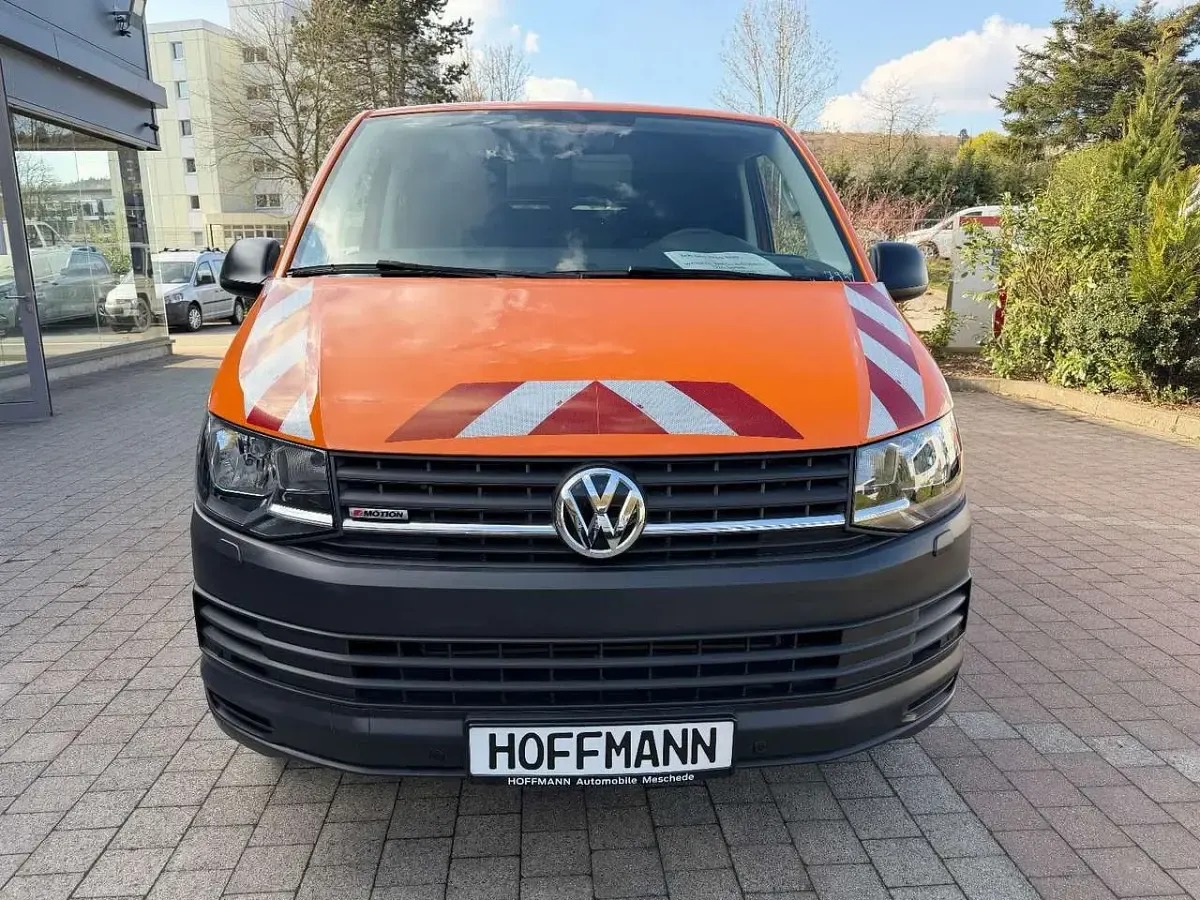 Second-hand VW Transporter 150 CP (110 kW) 2019 Portocaliu Van