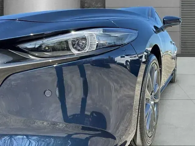 Gebraucht Mazda 3 Center-Line 140 PS (102 kW) 2026 Deep crystal blue Limousine