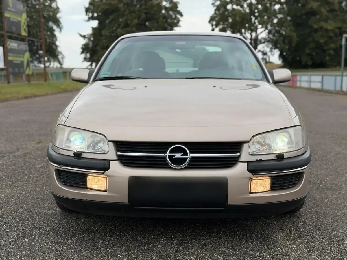 Gebraucht Opel Omega 170 PS (125 kW) 1998 Gold Limousine