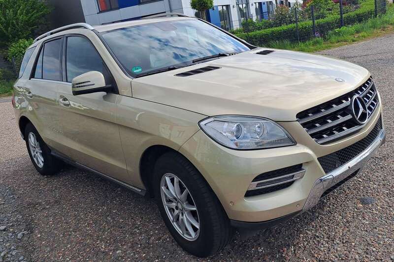 Beige Gebraucht 2013 Mercedes ML250 SUV | 22.000 € (Guter Preis) - Bild 1/4