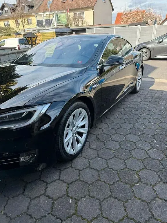 Occasion Tesla Model S 413 kW (562 ch) 2019 Noir Citadine