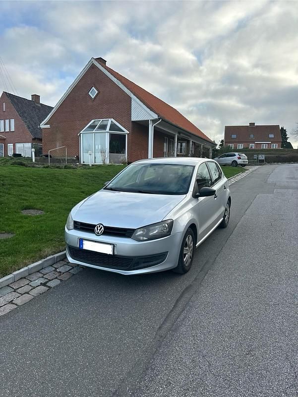 Gebraucht VW Polo Trendline 74 PS (54 kW) 2012 Silber Kleinwagen