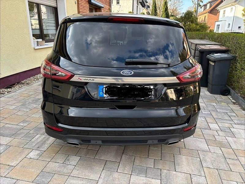 Gebraucht Ford S-MAX Titanium 179 PS (131 kW) 2018 Schwarz Van / Kleinbus