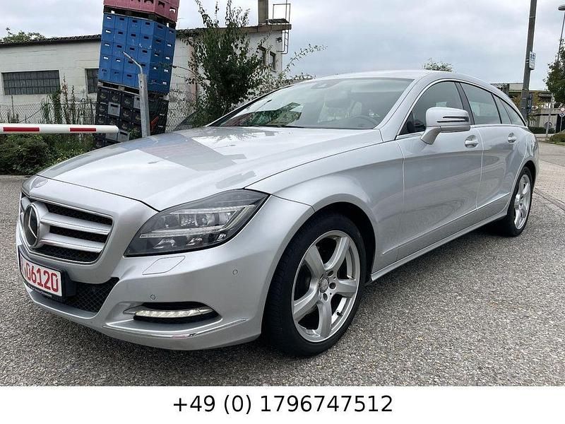Silber Gebraucht 2013 Mercedes CLS250 Limousine | 9.400 € - Bild 1/4