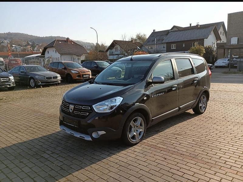 Gebraucht Dacia Lodgy Stepway 116 PS (85 kW) 2022 Schwarz Van / Kleinbus