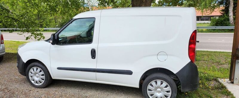 Weiß Gebraucht 2013 Opel Combo Van / Kleinbus | 5.800 € (Fairer Preis) - Bild 1/4