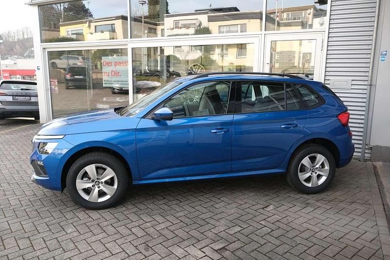 Neu Skoda Kamiq Selection 116 PS (85 kW) 2025 Race blau metallic SUV