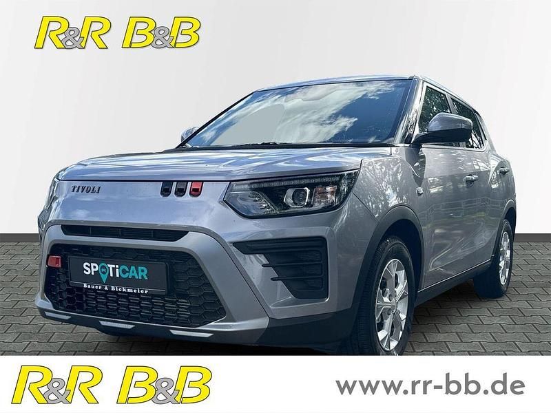 Silber Neu 2025 Ssangyong (KGM) Tivoli SUV | 20.580 € - Bild 1/4