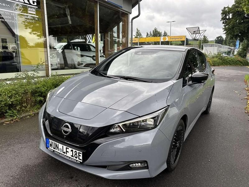 Ceramic grey/black metallic Gebraucht 2023 Nissan Leaf N-Connecta Kleinwagen | 20.000 € (Fairer Preis) - Bild 1/4