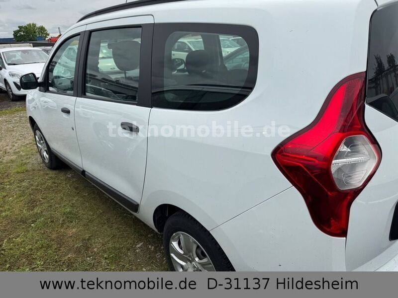 Gebraucht Dacia Lodgy 75 PS (55 kW) 2022 Weiß Van / Kleinbus