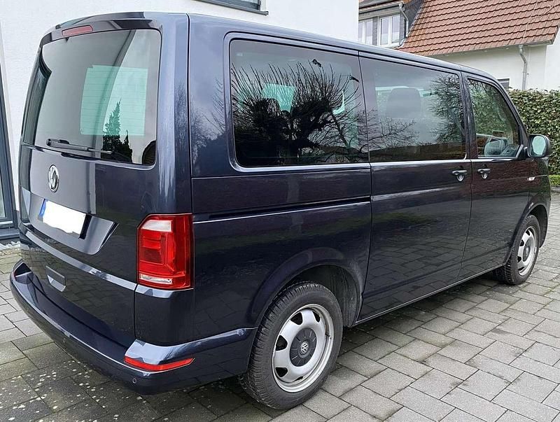 Second-hand VW T6 Edition 150 CP (110 kW) 2017 Albastru Van