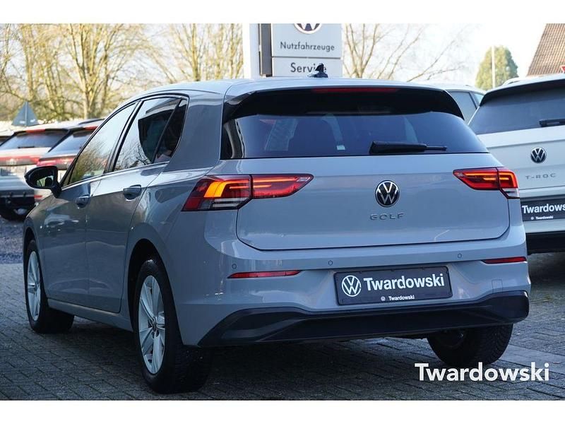 Gebraucht VW Golf VIII 90 PS (66 kW) 2021 Grau Limousine