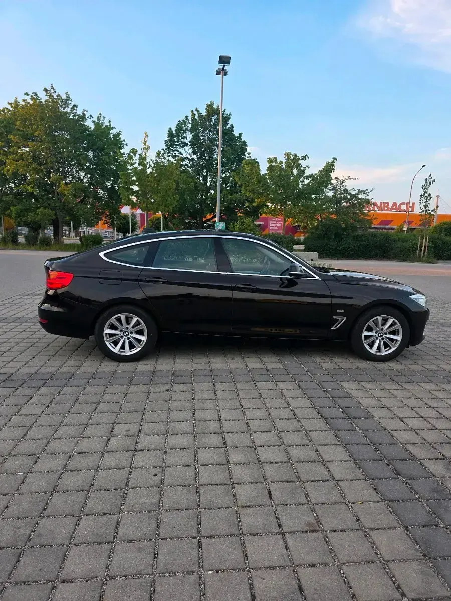 Gebraucht BMW 330 Luxury Line 258 PS (189 kW) 2016 Limousine