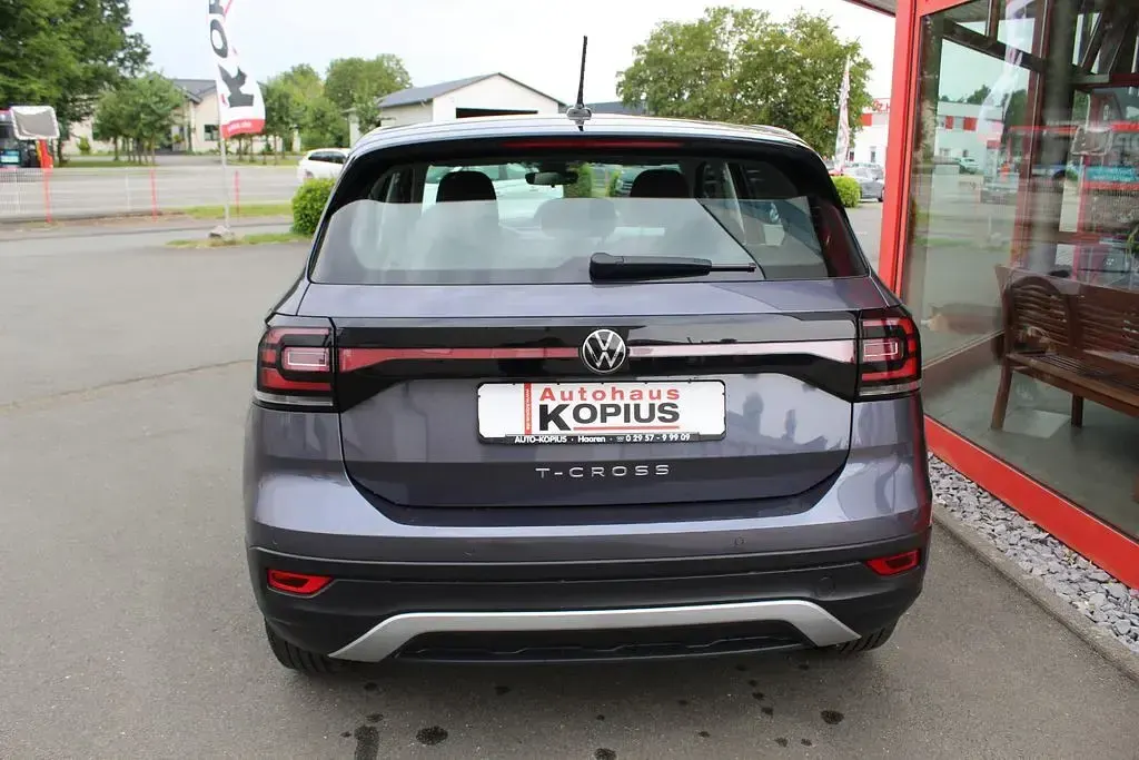 Gebraucht VW T-Cross 95 PS (69 kW) 2024 Grau SUV