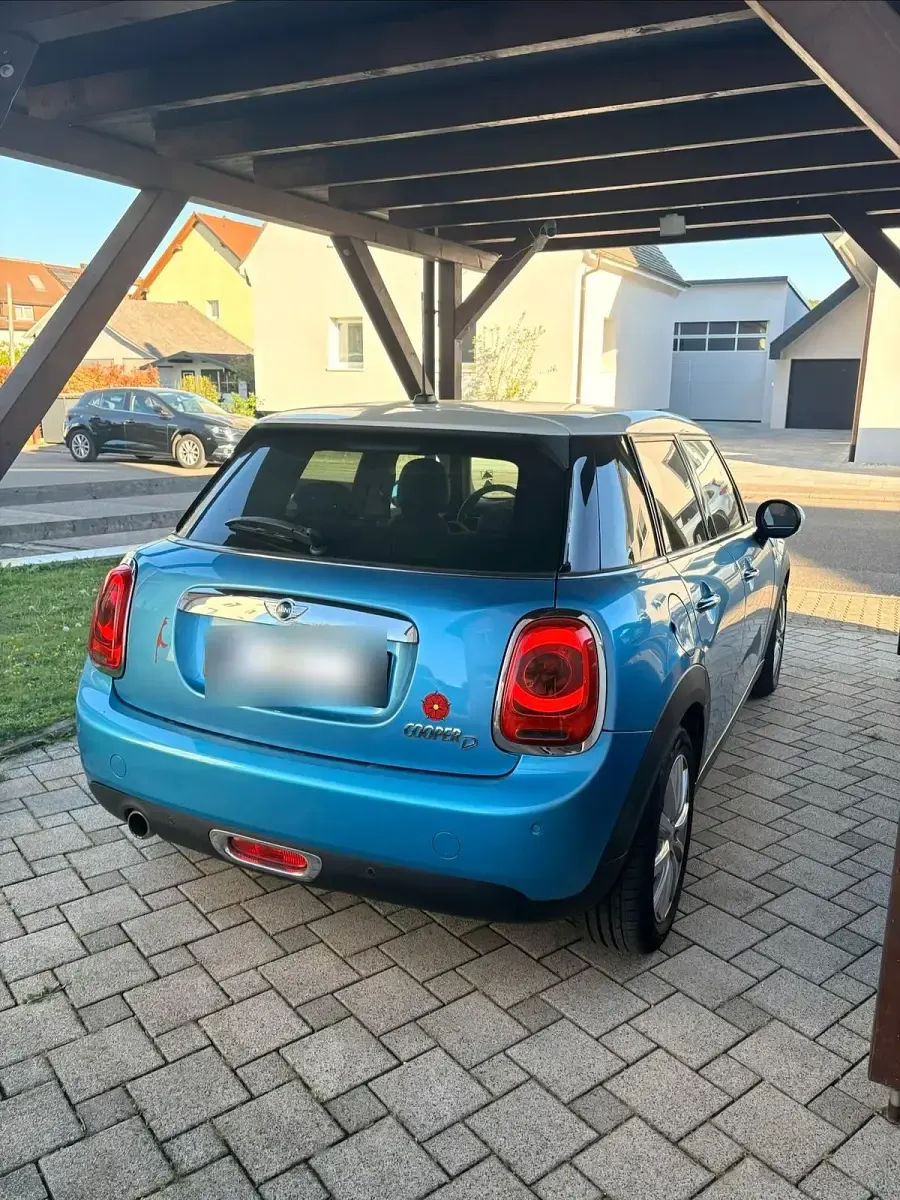 Second-hand Mini Cooper D 116 CP (85 kW) 2015 Albastru Hatchback