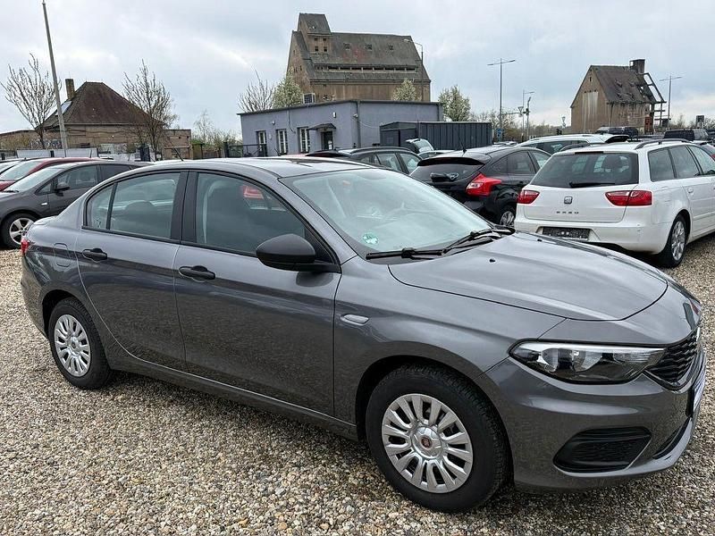 Gebraucht Fiat Tipo 95 PS (69 kW) 2019 Grau Limousine