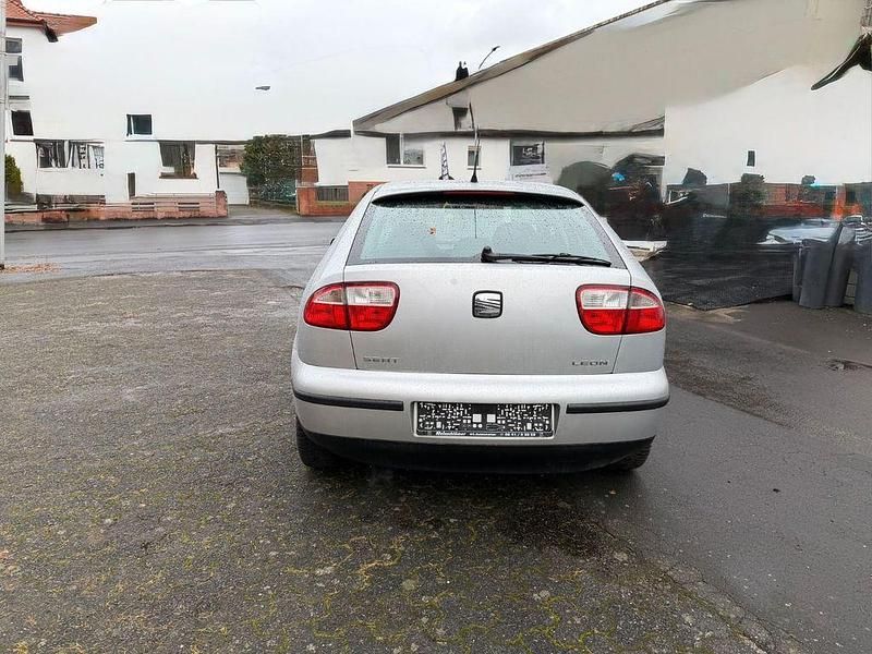Gebraucht Seat Leon 105 PS (77 kW) 2000 Silber Kleinwagen