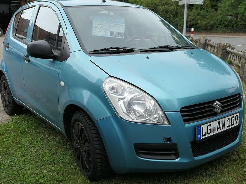 Gebraucht Suzuki Splash Basic 65 PS (47 kW) 2010 Blau Kleinwagen