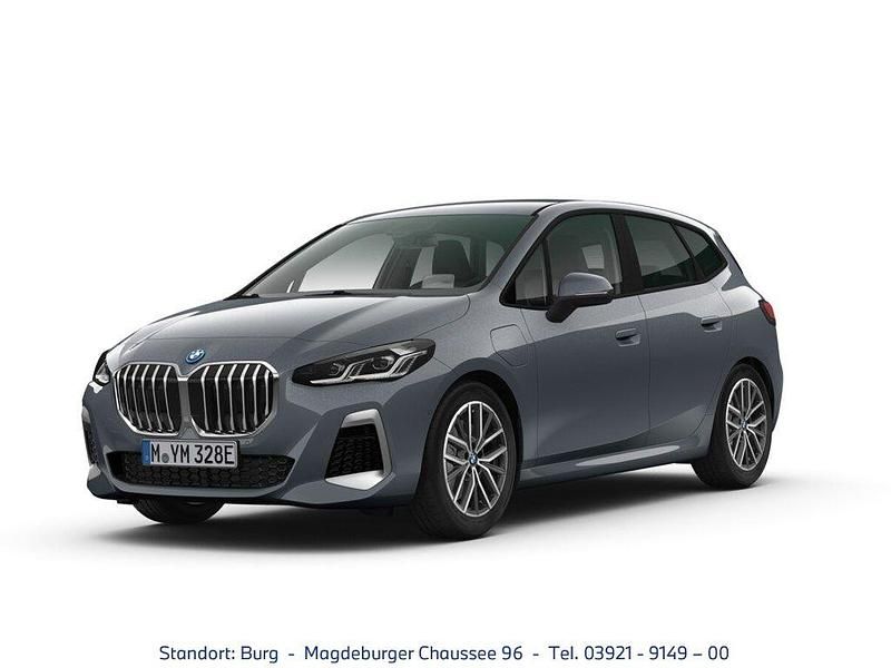 Grau Gebraucht 2022 BMW 225 Active Tourer M Sport Van / Kleinbus | 31.990 € (Etwas zu teuer) - Bild 1/4