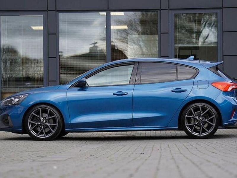 Gebraucht Ford Focus ST 280 PS (205 kW) 2020 Blau Limousine