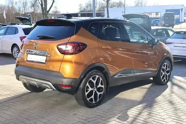 Używany Renault Captur Intens 150 KM (110 kW) 2019 Pomarańczowy SUV