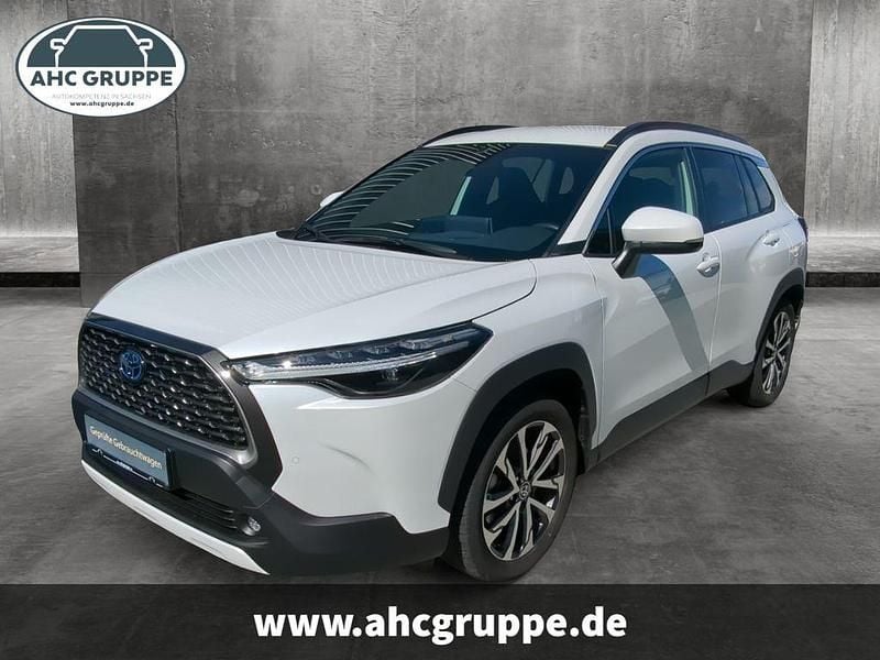 Weiss Gebraucht 2023 Toyota Corolla Cross Connect Style SUV | 32.990 € (Fairer Preis) - Bild 1/4