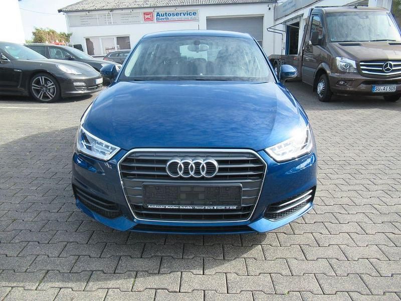Gebraucht Audi A1 Sportback Basis 95 PS (69 kW) 2017 Blau Kleinwagen
