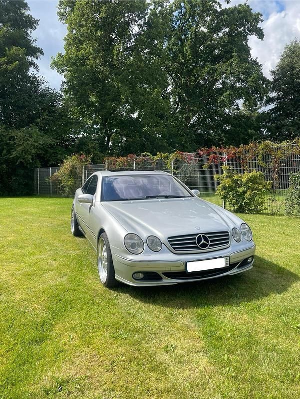 Silber Gebraucht 2006 Mercedes CL500 Coupé | 9.299 € - Bild 1/4