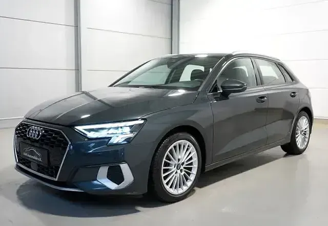 Gebraucht Audi A3 Ambiente 150 PS (110 kW) 2021 Manhattangrau (metallic) Limousine
