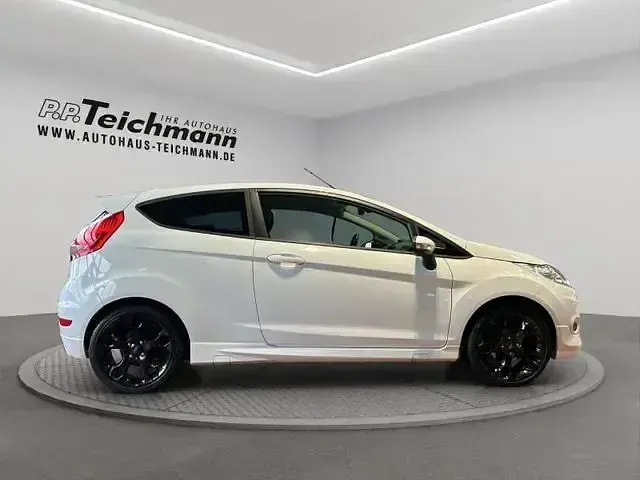 Gebraucht Ford Fiesta ST 135 PS (99 kW) 2012 Weiß Kleinwagen