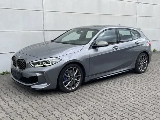 Gebraucht BMW M135 306 PS (225 kW) 2023 Grau metallic Kleinwagen
