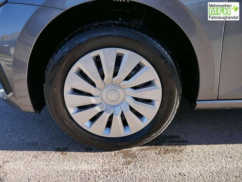 Neu Skoda Scala Selection 150 PS (110 kW) 2026 Graphite grau metallic Kleinwagen