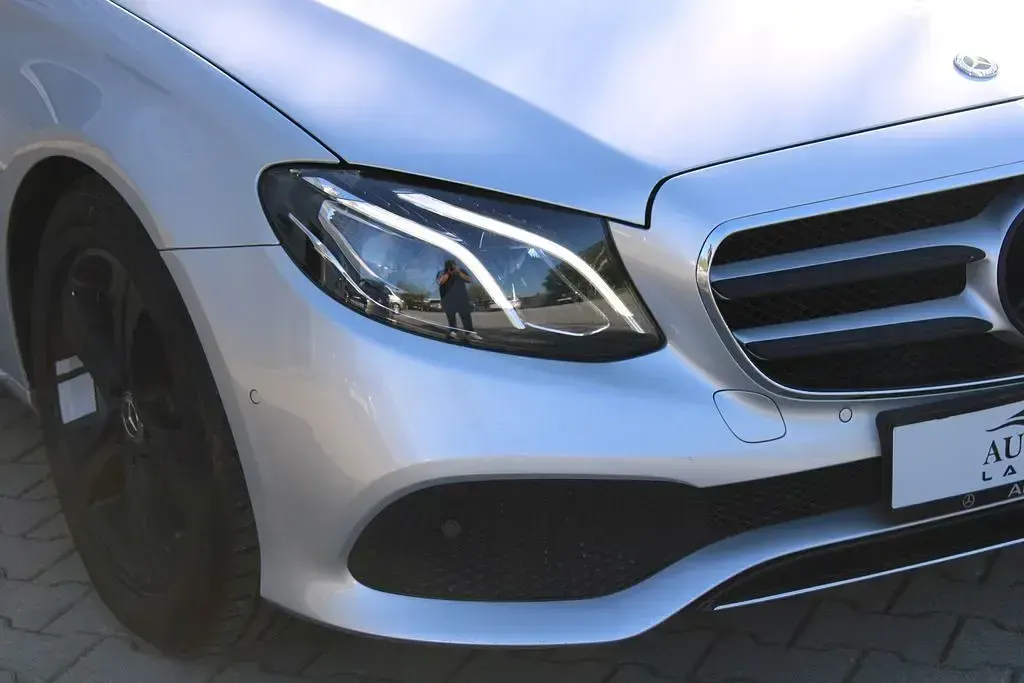 Usata Mercedes E220 194 CV (142 kW) 2017 Argento Berlina