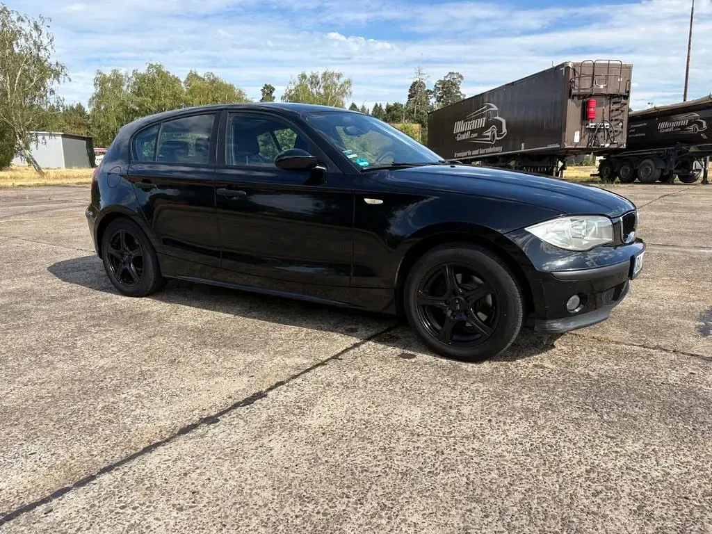 Gebraucht BMW 116 116 PS (85 kW) 2005 Schwarz Kleinwagen