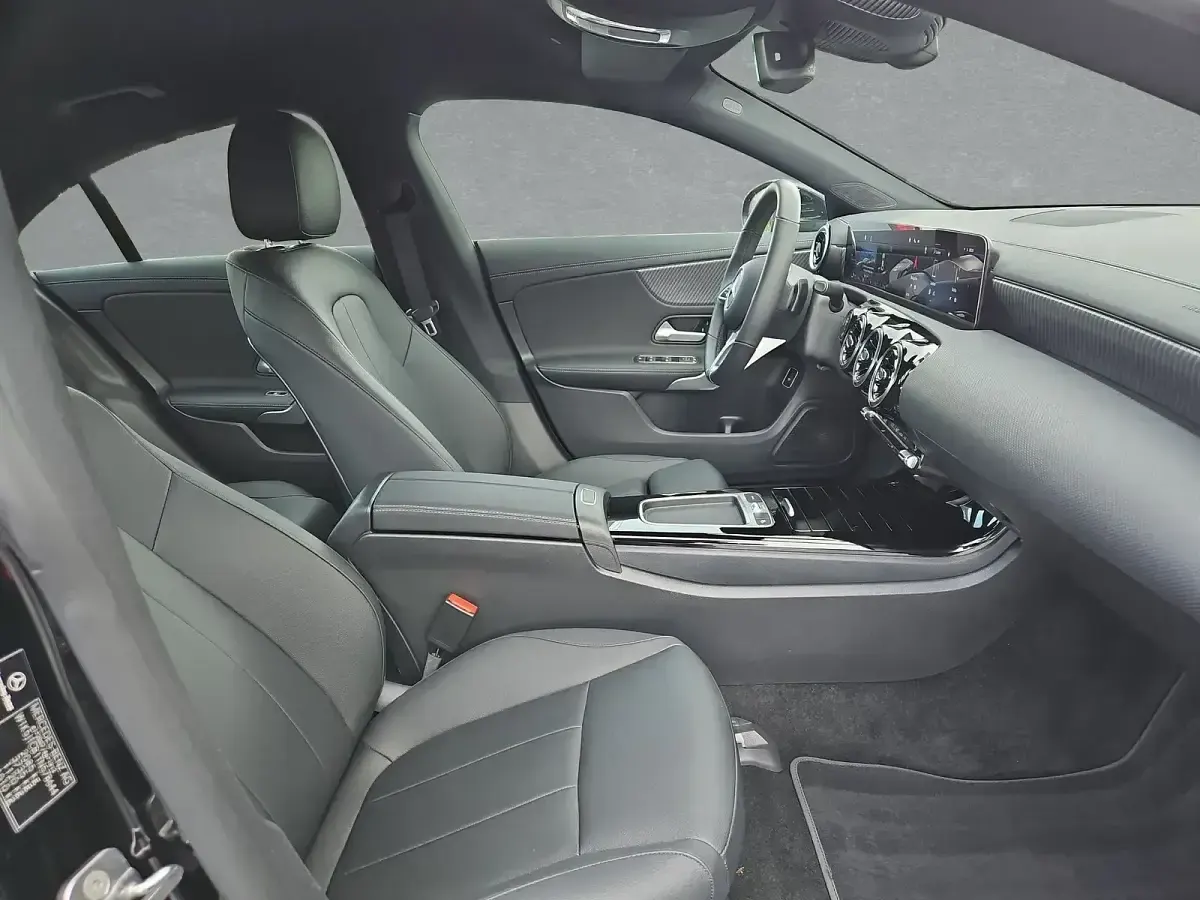 Gebraucht Mercedes CLA200 Advanced 150 PS (110 kW) 2025 Andere Coupé