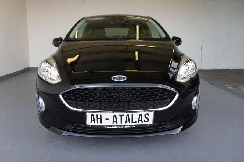 Gebraucht Ford Fiesta Cool & Connect 86 PS (63 kW) 2018 Schwarz Kleinwagen