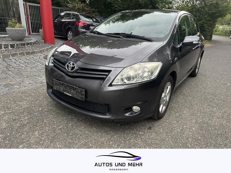 Grau Gebraucht 2011 Toyota Auris Limousine | 4.499 € (Fairer Preis) - Bild 1/4