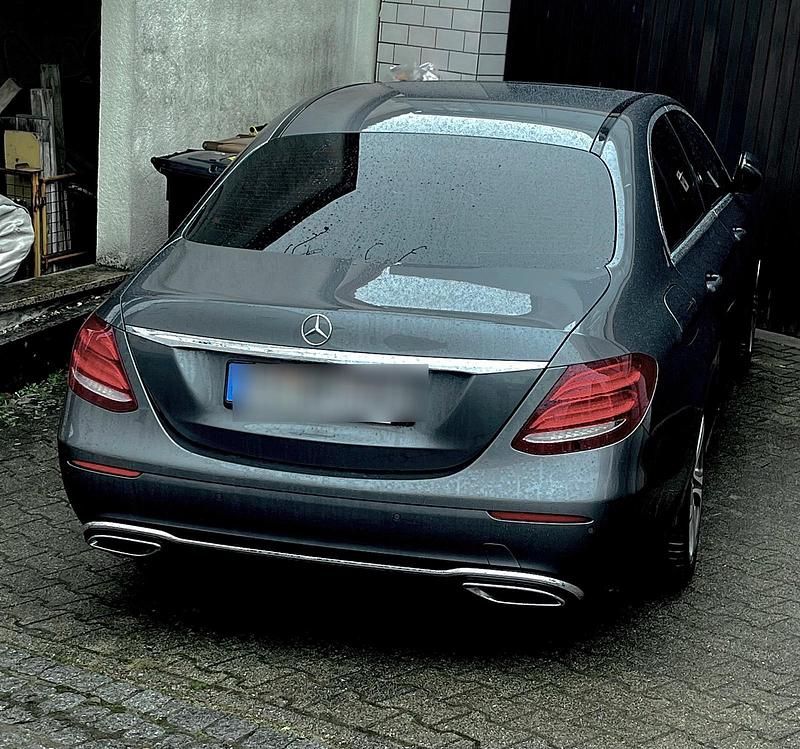 Gebraucht Mercedes E220 194 PS (142 kW) 2016 Limousine