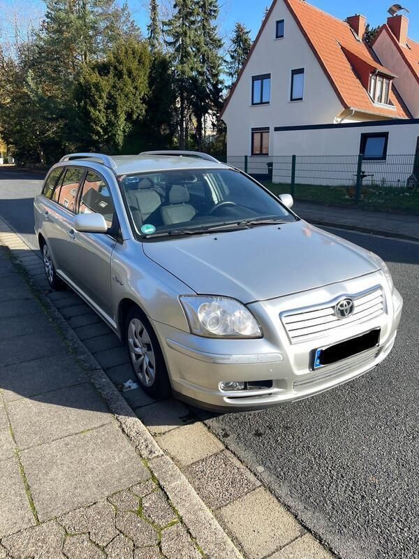 Grau Gebraucht 2009 Toyota Avensis Kombi | 2.900 € (Superpreis) - Bild 1/4