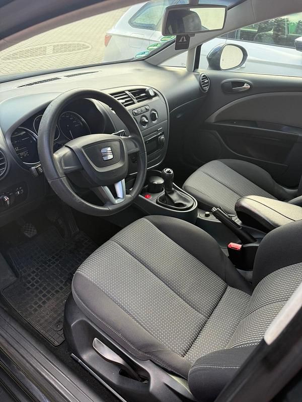 Second-hand Seat Leon 86 CP (63 kW) 2009 Negru Hatchback