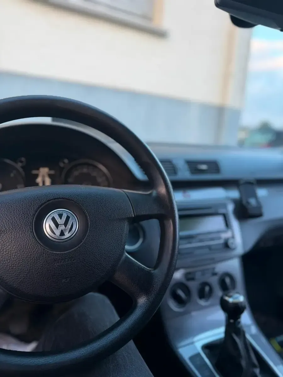 Gebraucht VW Passat 140 PS (102 kW) 2009 Schwarz Limousine