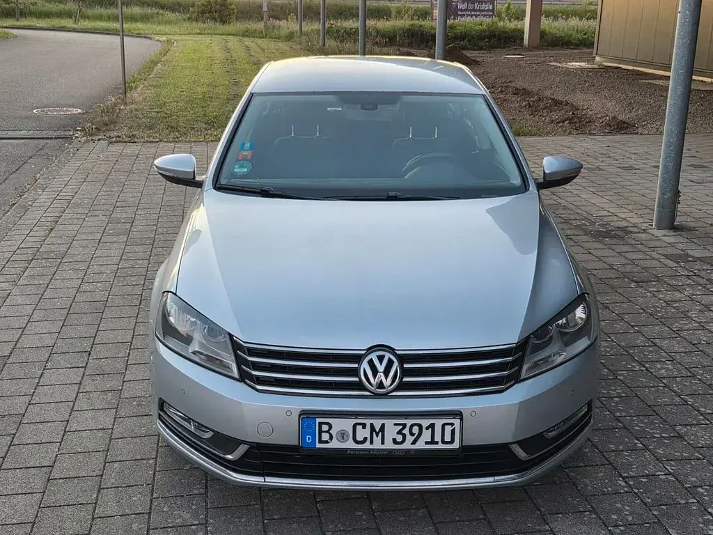 Gebraucht VW Passat Comfortline 160 PS (117 kW) 2011 Silber Limousine