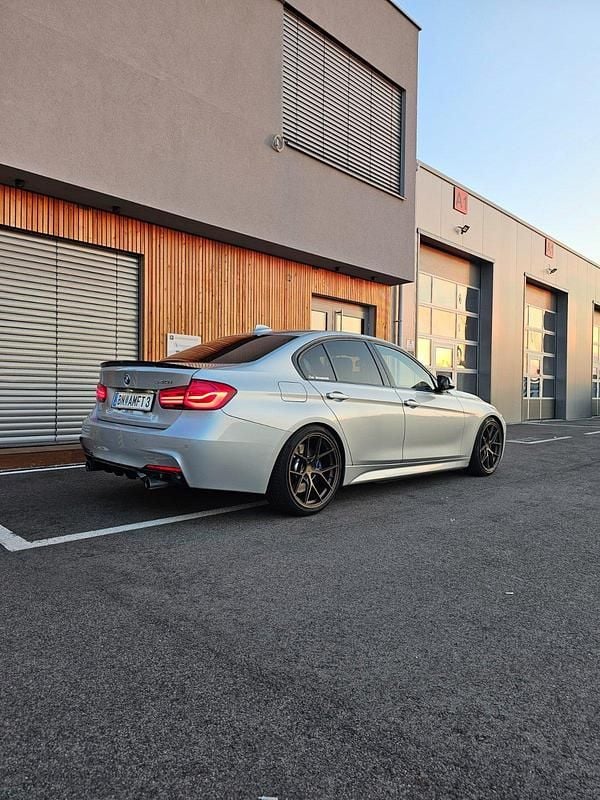 Silber Gebraucht 2016 BMW 340 M Performance Limousine | 29.990 € - Bild 1/4