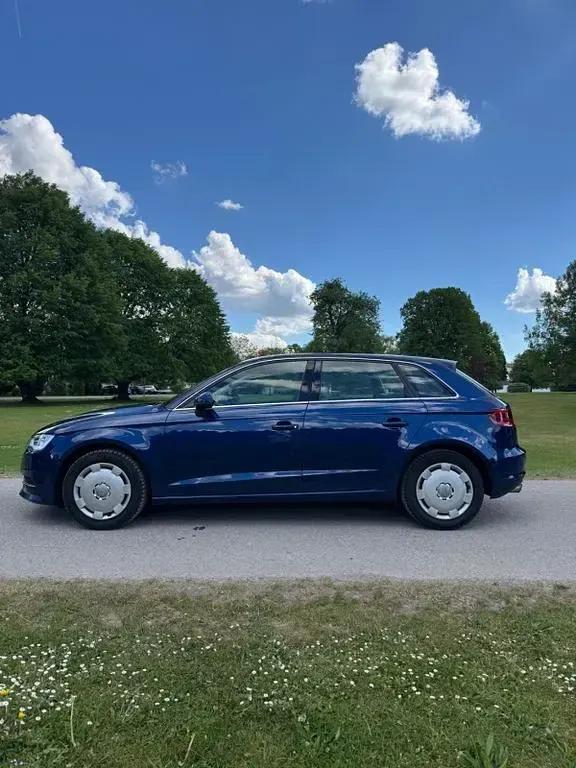 Gebraucht Audi A3 150 PS (110 kW) 2014 Blau Limousine