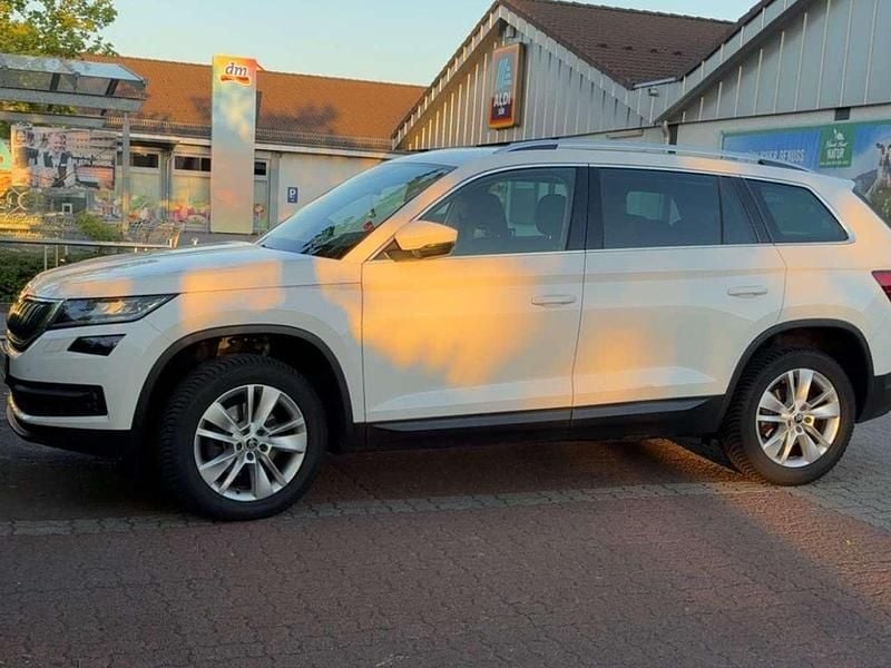 Weiß Gebraucht 2018 Skoda Kodiaq Ambition SUV | 20.200 € (Guter Preis) - Bild 1/4