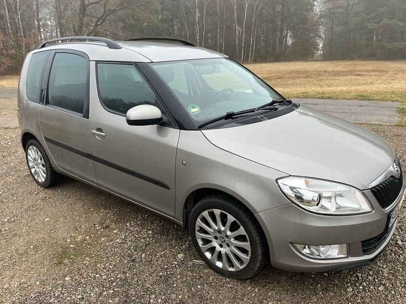Grau Gebraucht 2013 Skoda Roomster Van / Kleinbus | 5.900 € (Etwas zu teuer) - Bild 1/4