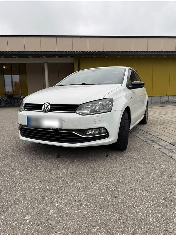 Weiß Gebraucht 2014 VW Polo Edition Kleinwagen | 8.000 € (Fairer Preis) - Bild 1/4