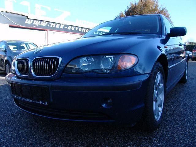Blau Gebraucht 2002 BMW 325 Limousine | 5.990 € (Etwas zu teuer) - Bild 1/4